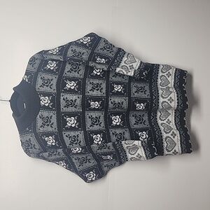 Croquet club vintage grandma sweat sz L.  Beautiful gray&white flowers.